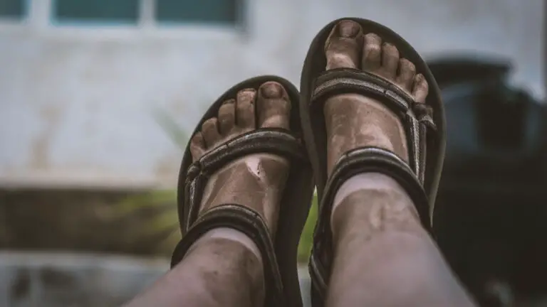Do Tevas Sandals Run Big Or Small – A Beginners Guide (Solved)