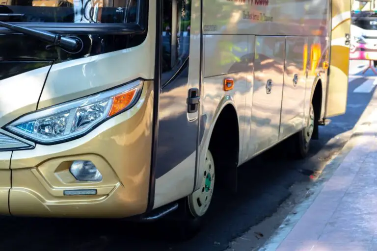 What Happens If I Miss My Greyhound Bus? Here’s What You Do